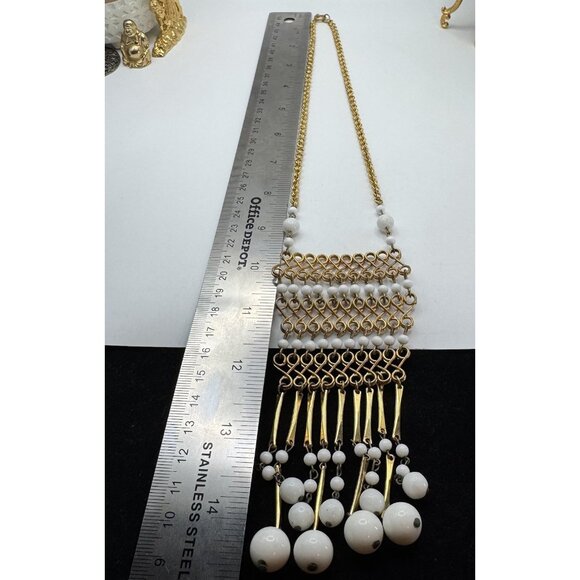 VTG 29” Milk Glass Bead Tassel Necklace Gold Tone Chain Boho Statement Retro - Picture 3 of 7